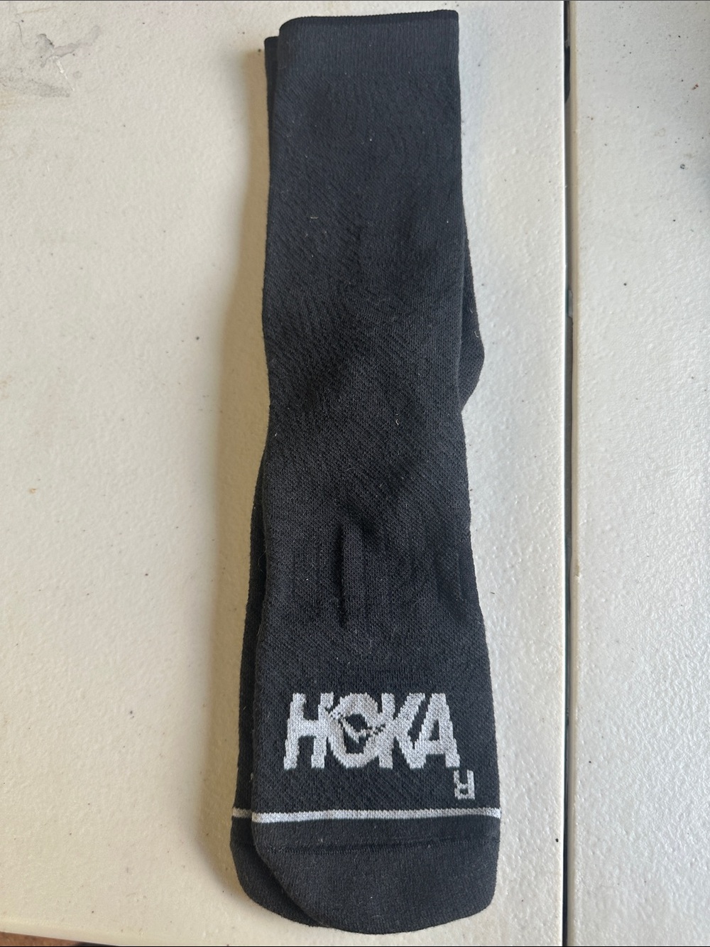 Hoka Black Crew Socks with White Logo
Y318